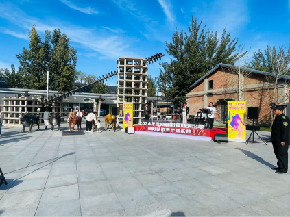 九游娱乐798奏响爵士与流行的融合乐章“森林演出季”开启别样艺术之旅(图1)