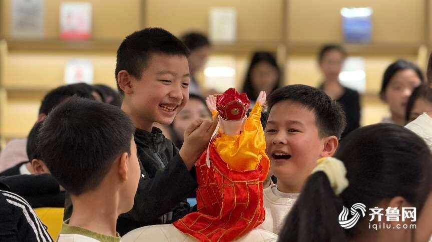 “偶”动齐鲁韵传巴渝！济南非遗木偶戏走进重庆(图2)