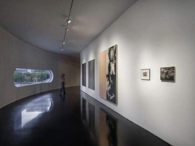 上海油罐艺术日以展览和表演呈现年轻艺术图景(图1)