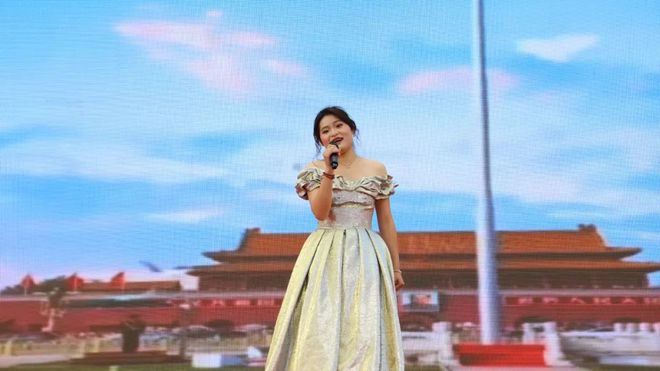 淮滨二高第一届文化艺术节文艺演出暨颁奖典礼(图5)