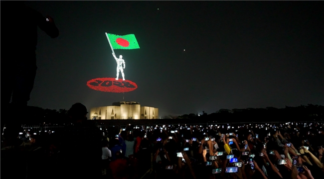 2500架无人机点亮孟加拉达卡夜空庆祝中孟建交50周年(图1)